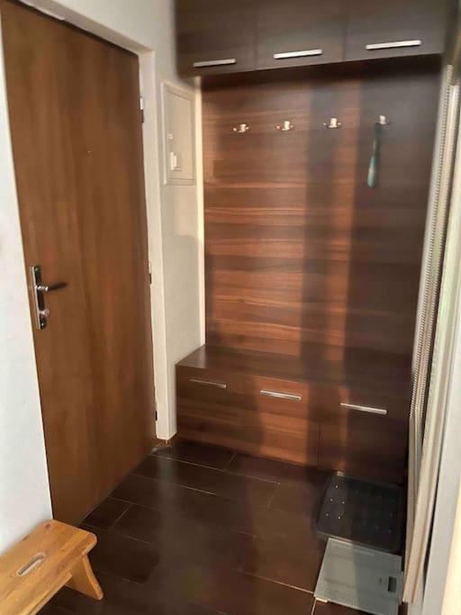Priestranny 3 Izb. Apartman V Centre S Parkovanim. Banska Bystrica Exterior photo