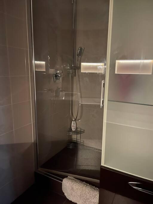 Priestranny 3 Izb. Apartman V Centre S Parkovanim. Banska Bystrica Exterior photo
